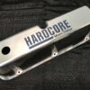 BMP D70870 - Valve Covers Ford Small Block "HARDCORE Manowar" Logo Diecast Polished