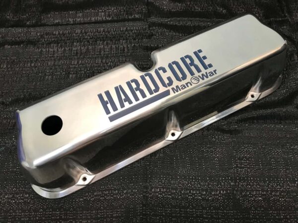 BMP D70870 - Valve Covers Ford Small Block "HARDCORE Manowar" Logo Diecast Polished